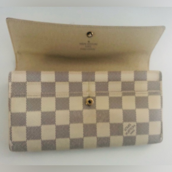 Louis Vuitton authentic wallet - Picture 5 of 11